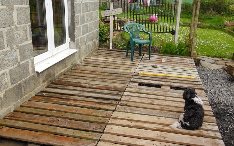 Coach House Crafting Budget Diy Pallet Wood Decking